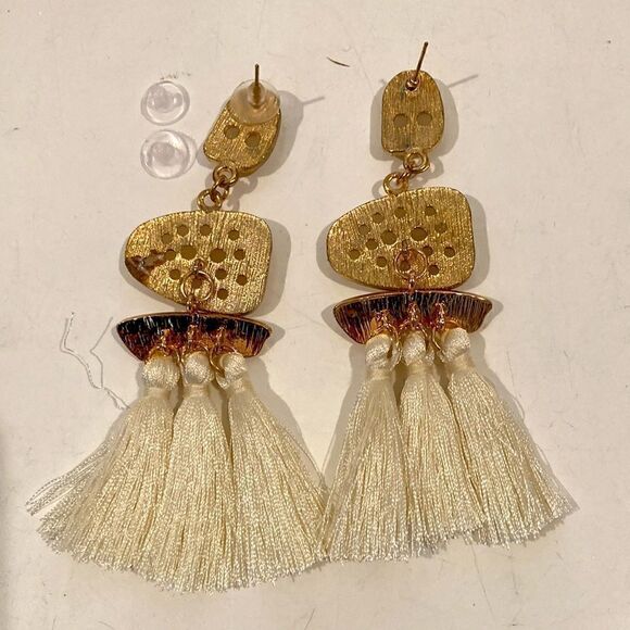 NEW Tassel Earrings    - Picture 2 of 2